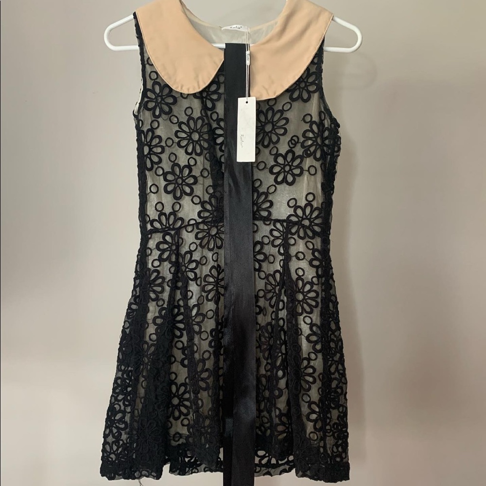 Floral Lace Fitted Mini-Dress